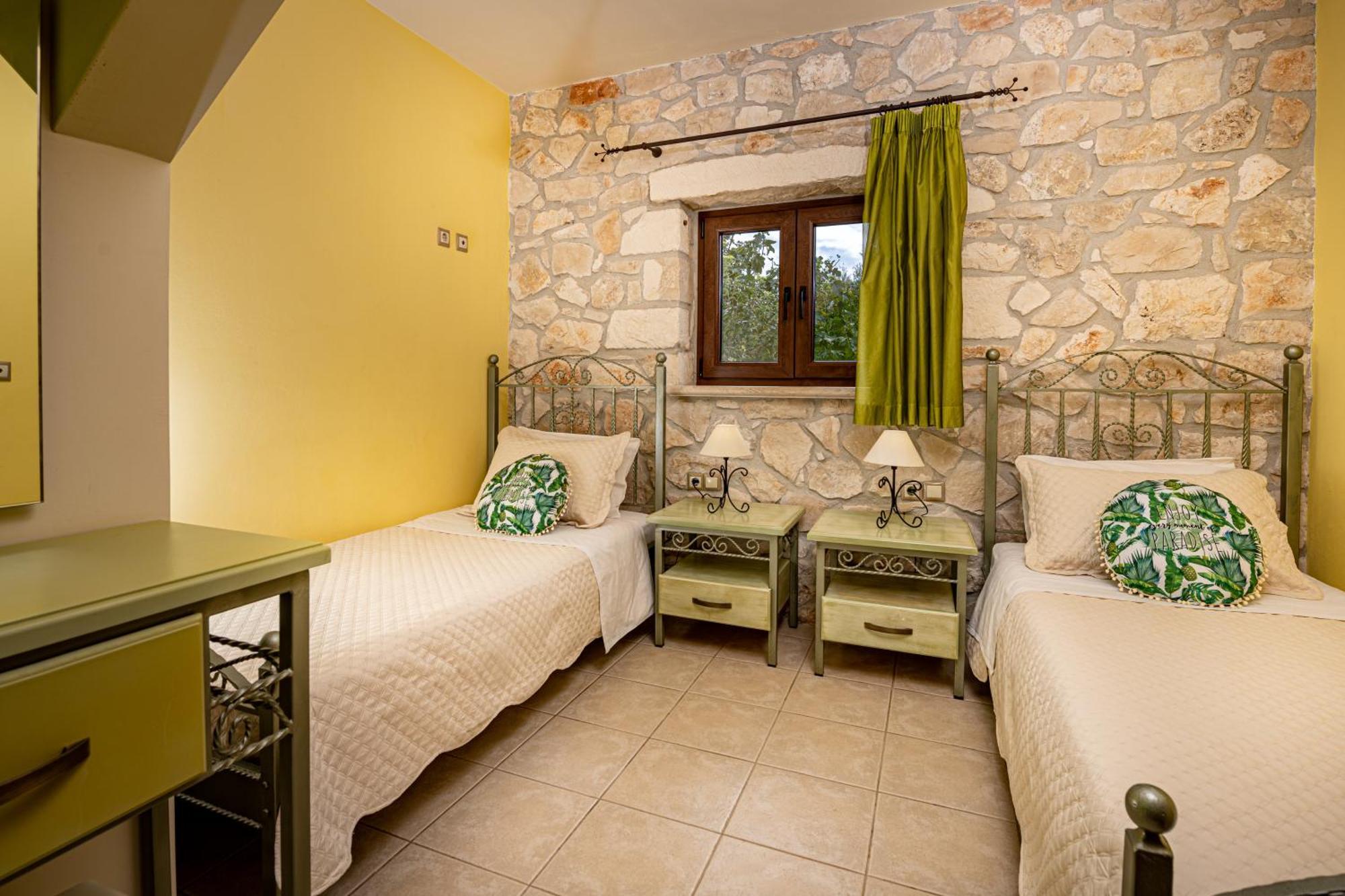 Villa Kymaros Keri
