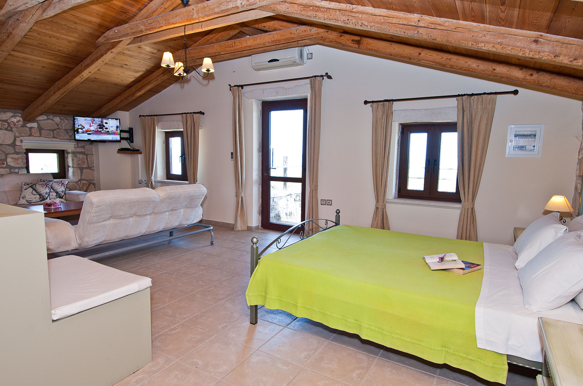 Kymaros Villa Keri